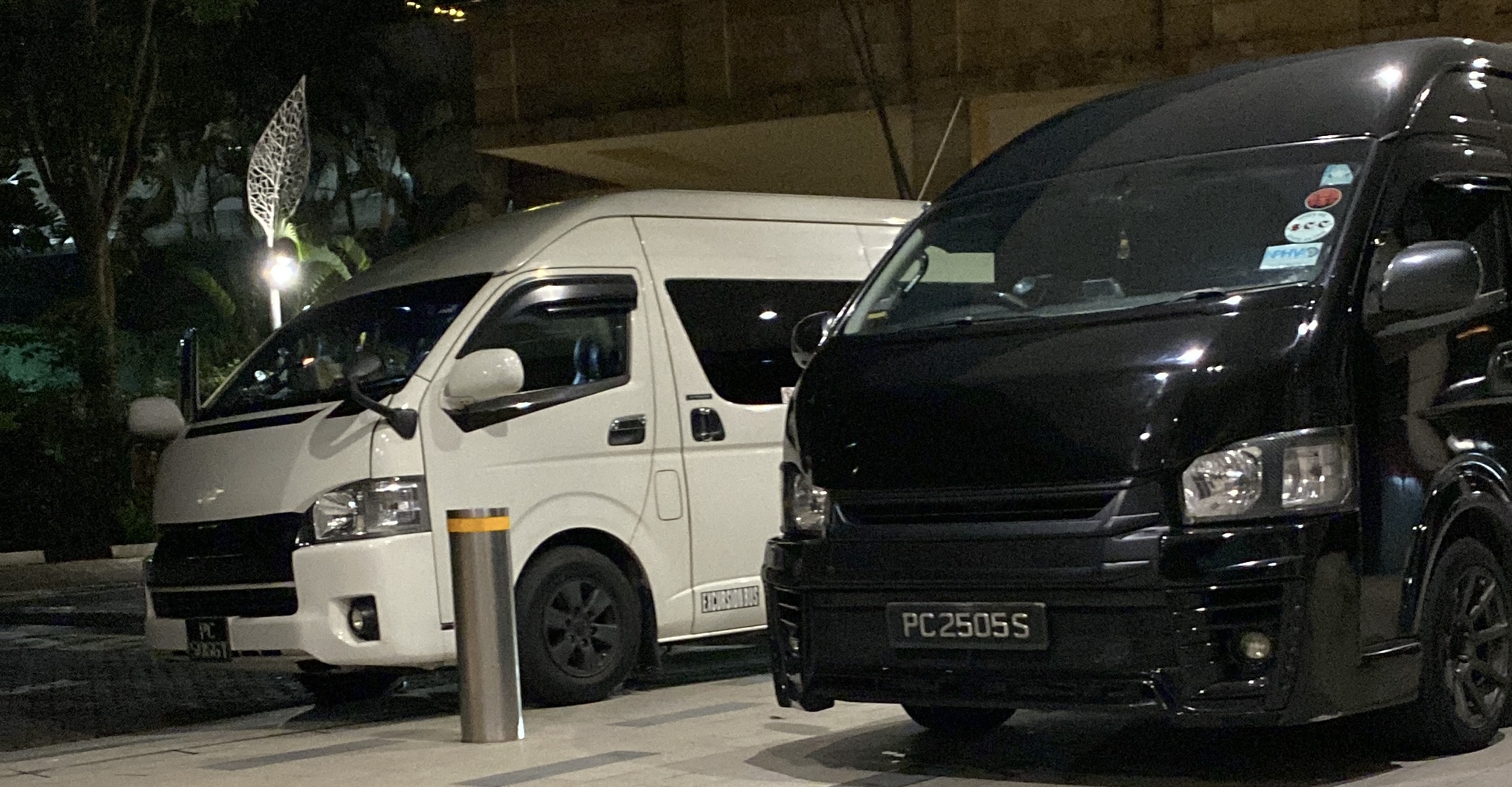 13-seater limousine in Singapore